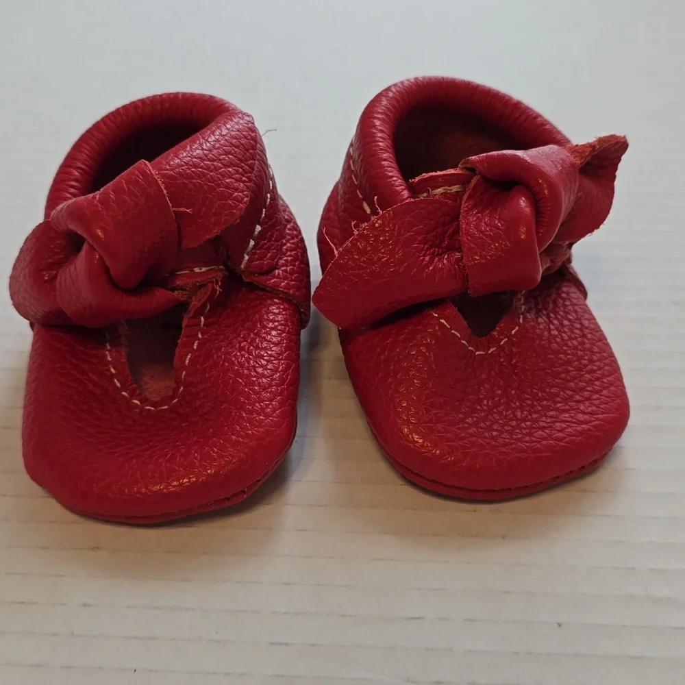 Freshly Picked Fire Engine Red Knotted Bow Baby Shoe Mary Jane Soft Sole Size 1